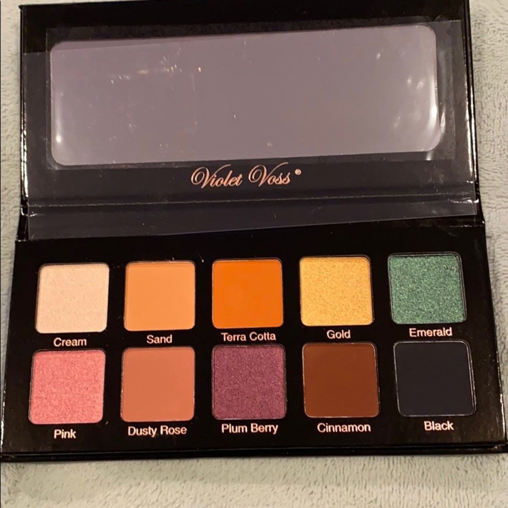 Violet Voss Essentials Eyeshadow Palette
